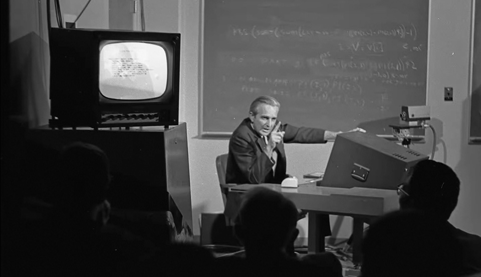 fig.6 ‑ Douglas Engelbart présente la Mère de Toutes les Démos. Mother of All Demos, SRI International, 1968.